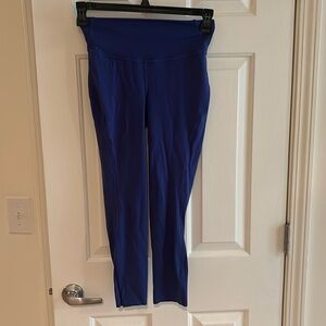 Like new work twice lululemon size 6